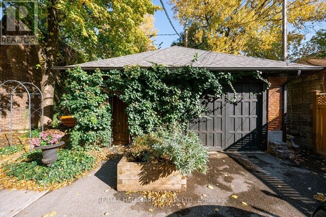 property at 321 Palmerston Blvd