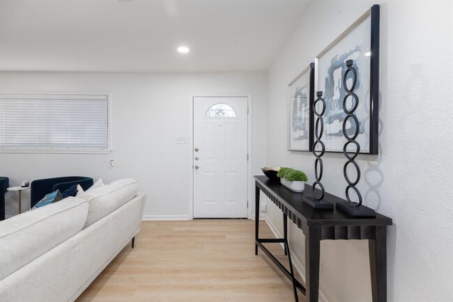 2502 Audubon Pl in Austin, TX - Building Photo - Building Photo