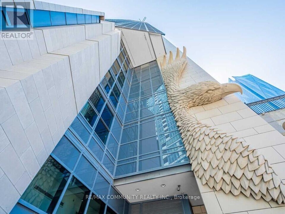 1 The Esplanade in Toronto, ON - Building Photo