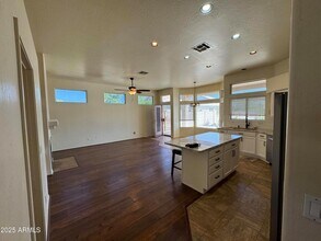 19231 N Coyote Lakes Pkwy in Surprise, AZ - Building Photo - Building Photo