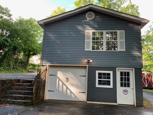 3502 Oakland Terrace in Chattanooga, TN - Building Photo - Building Photo