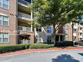 4805 W Village Way in Smyrna, GA - Building Photo - Building Photo