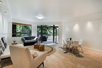 181 Crandon Blvd in Key Biscayne, FL - Building Photo - Building Photo