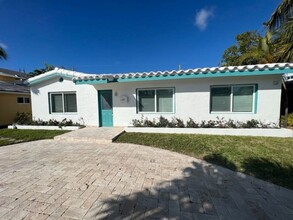 4237 Bougainvilla Dr-Unit -HM-4233 Bougainvilla Drive in Lauderdale-by-the-Sea, FL - Foto de edificio - Building Photo