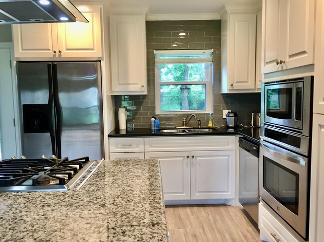 property at 1505 Ebony Ln