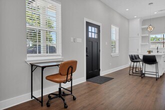 205 Charles St in Cleveland, TX - Building Photo - Building Photo