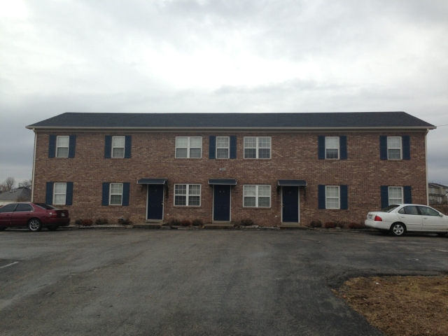 2043 Stonehenge Ave in Bowling Green, KY - Building Photo
