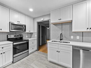 5146 Vincent Ave N in Minneapolis, MN - Building Photo - Building Photo