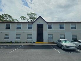 419 Banana Cay Dr, Unit J in South Daytona, FL - Building Photo