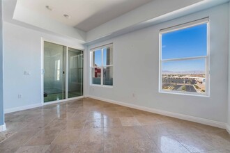 38 E Serene Ave in Las Vegas, NV - Building Photo - Building Photo