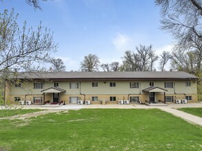 Elmview Apartments in Minot, ND - Building Photo - Building Photo