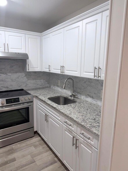 204 Canterbury I, Unit 2040 in West Palm Beach, FL - Building Photo - Building Photo