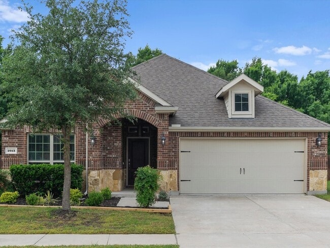 2913 Megan St