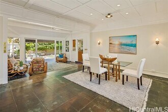 3030 Kalakaua Ave in Honolulu, HI - Building Photo - Building Photo