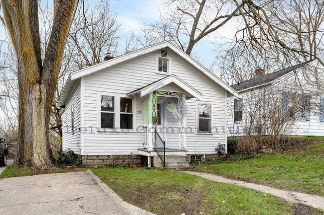 2331 Buchanan Ave SW in Grand Rapids, MI - Building Photo - Building Photo