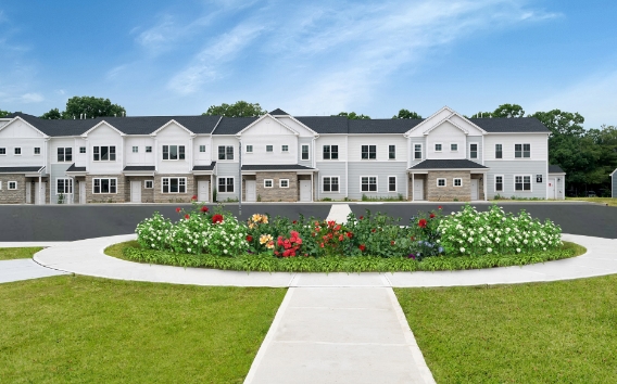 Highland Green Residences in Melville, NY - Building Photo