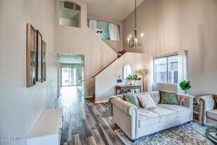 10964 W Taft St in Phoenix, AZ - Building Photo