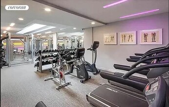 306 W 48th St in New York, NY - Building Photo - Building Photo