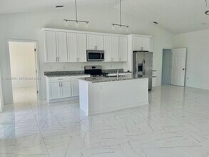 475 Sunset Rd N in Rotonda West, FL - Building Photo - Building Photo