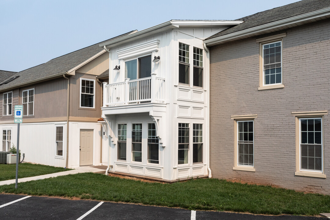 Peach Alley Commons in Elizabethtown, PA - Building Photo