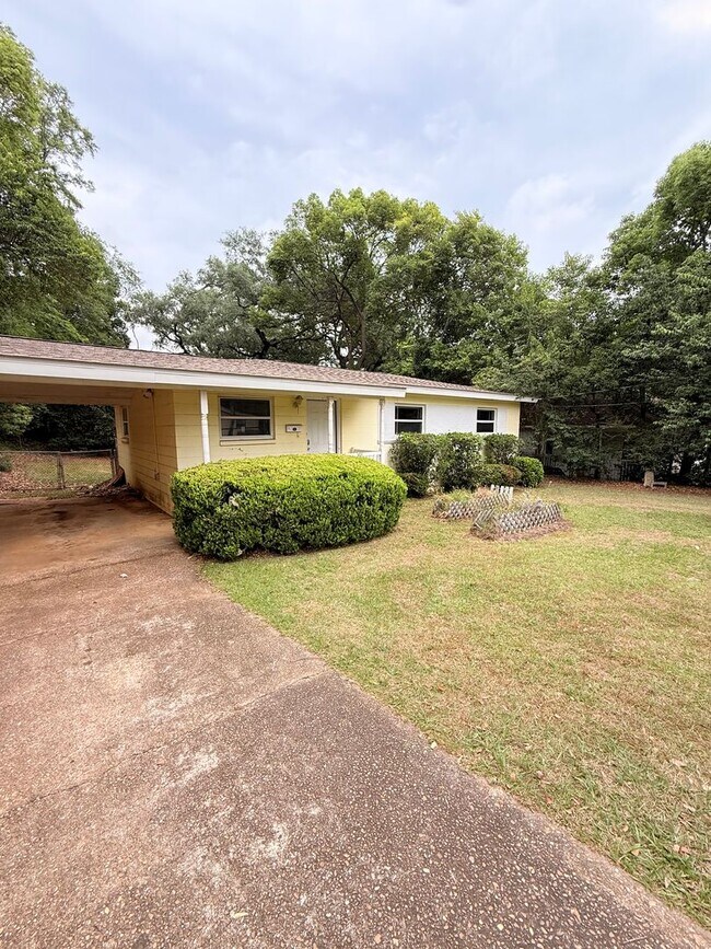 property at 1606 Airport Dr