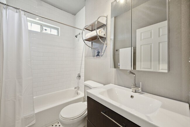 605 S Oak Cliff Blvd, Unit Unit 4 in Dallas, TX - Foto de edificio - Building Photo