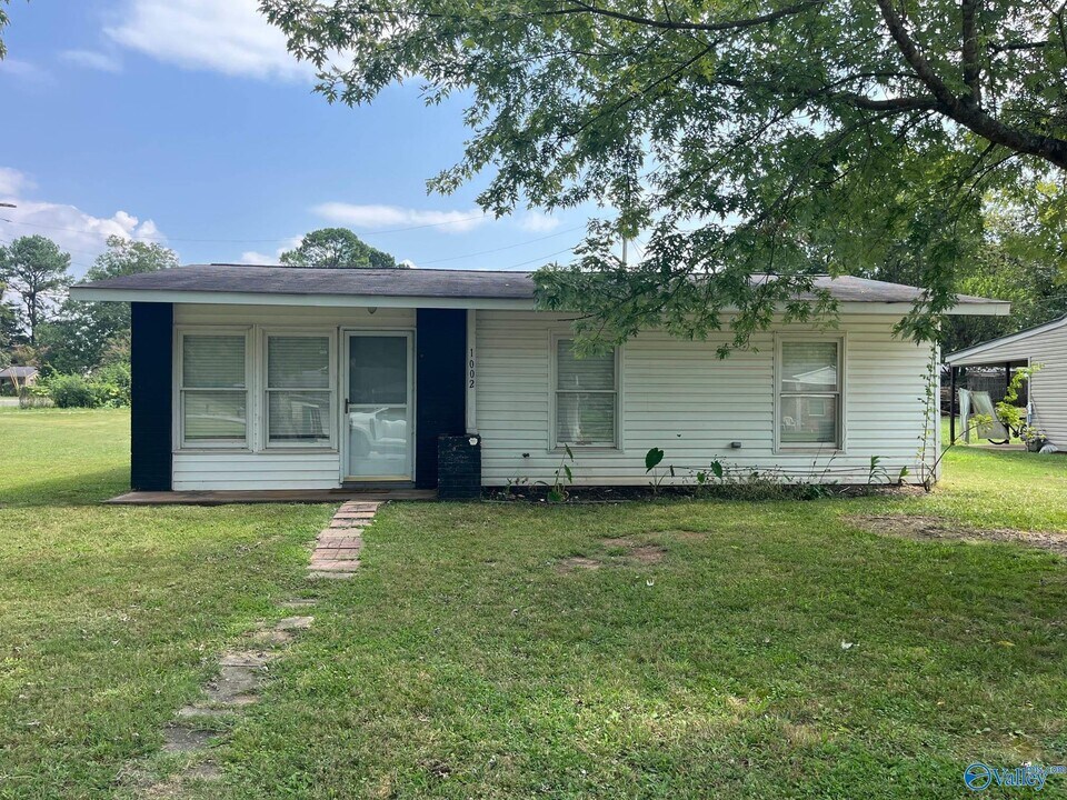 1002 6th Ave SW in Decatur, AL - Building Photo