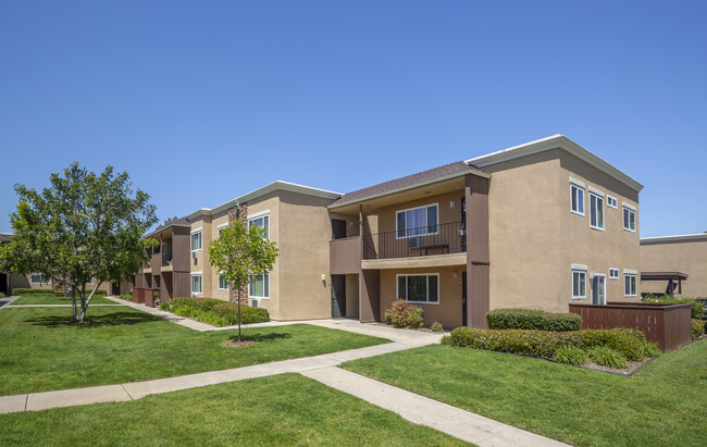 Town Center Apartments in Santee, CA - Building Photo - Building Photo