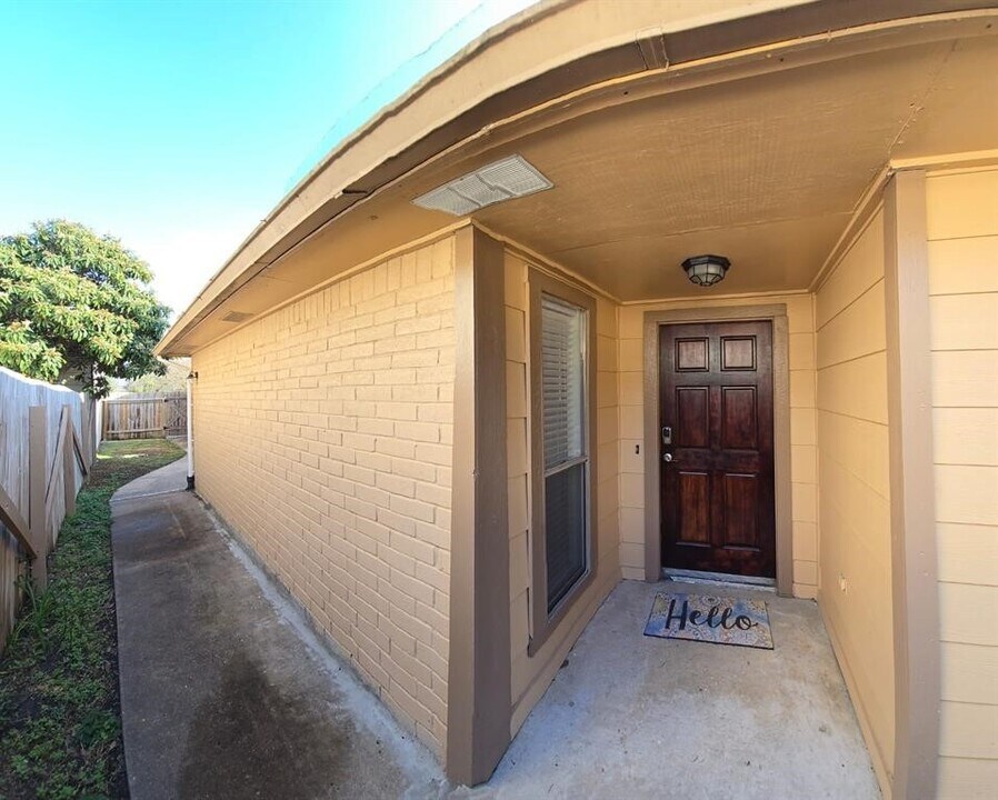 4110 Boone Rd in Houston, TX - Building Photo