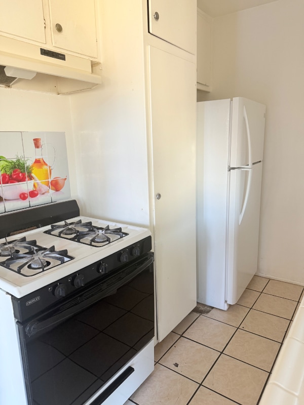 11820 Hart St in Los Angeles, CA - Building Photo - Building Photo