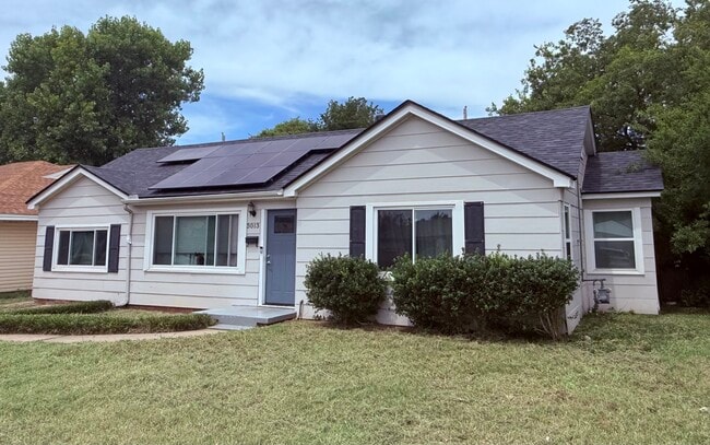 property at 3013 W Fairfield Ave