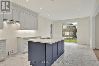 816 Griffin Trl in Peterborough, ON - Building Photo - Building Photo