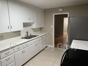 3533 SW 9th St in Topeka, KS - Building Photo - Building Photo