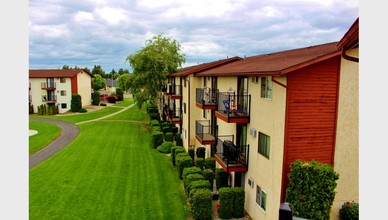 Center Court in Spokane, WA - Foto de edificio - Building Photo