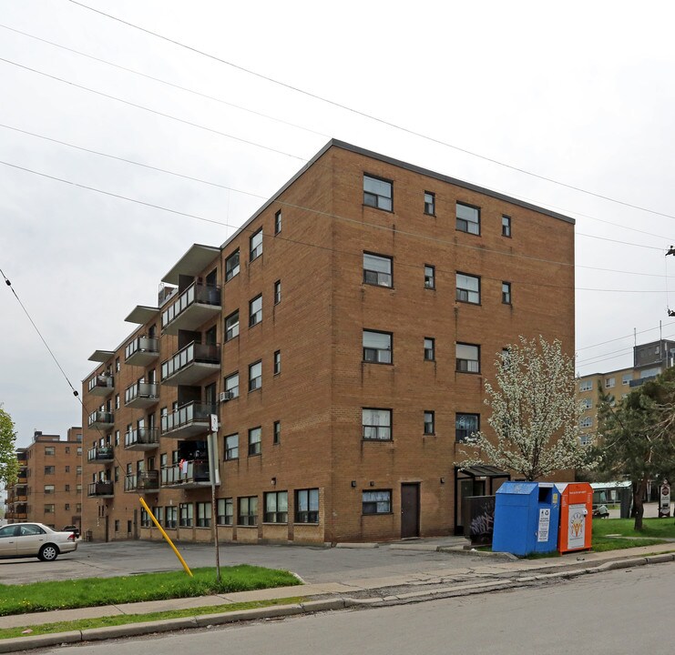 1780 Lawrence Av E in Toronto, ON - Building Photo