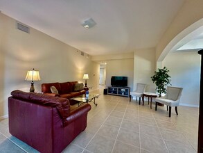 1305 Mariposa Cir in Naples, FL - Building Photo - Building Photo