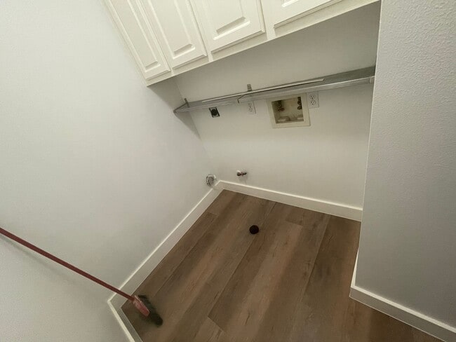 property at 7123 Windwater Pkwy S