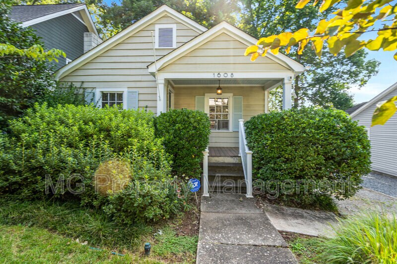 1608 Onslow Dr in Charlotte, NC - Building Photo
