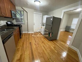 33 Algonquin St, Unit 2 in Boston, MA - Building Photo