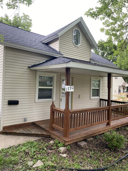 1790 Park Ave in Marion, IA - Building Photo
