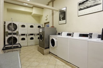 The Legacy HB at Clarendon Park in Chicago, IL - Building Photo - Interior Photo