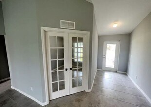 2707 NE 7th Ave in Cape Coral, FL - Building Photo - Building Photo