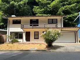 1454 Beverly Dr in Arcata, CA - Building Photo