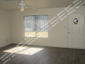 2645 W Highland Ave in Phoenix, AZ - Building Photo - Building Photo