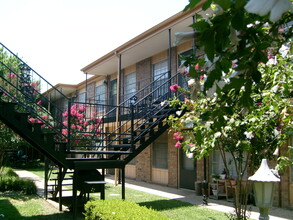 Whisperwind Apartments in Fort Worth, TX - Building Photo - Building Photo