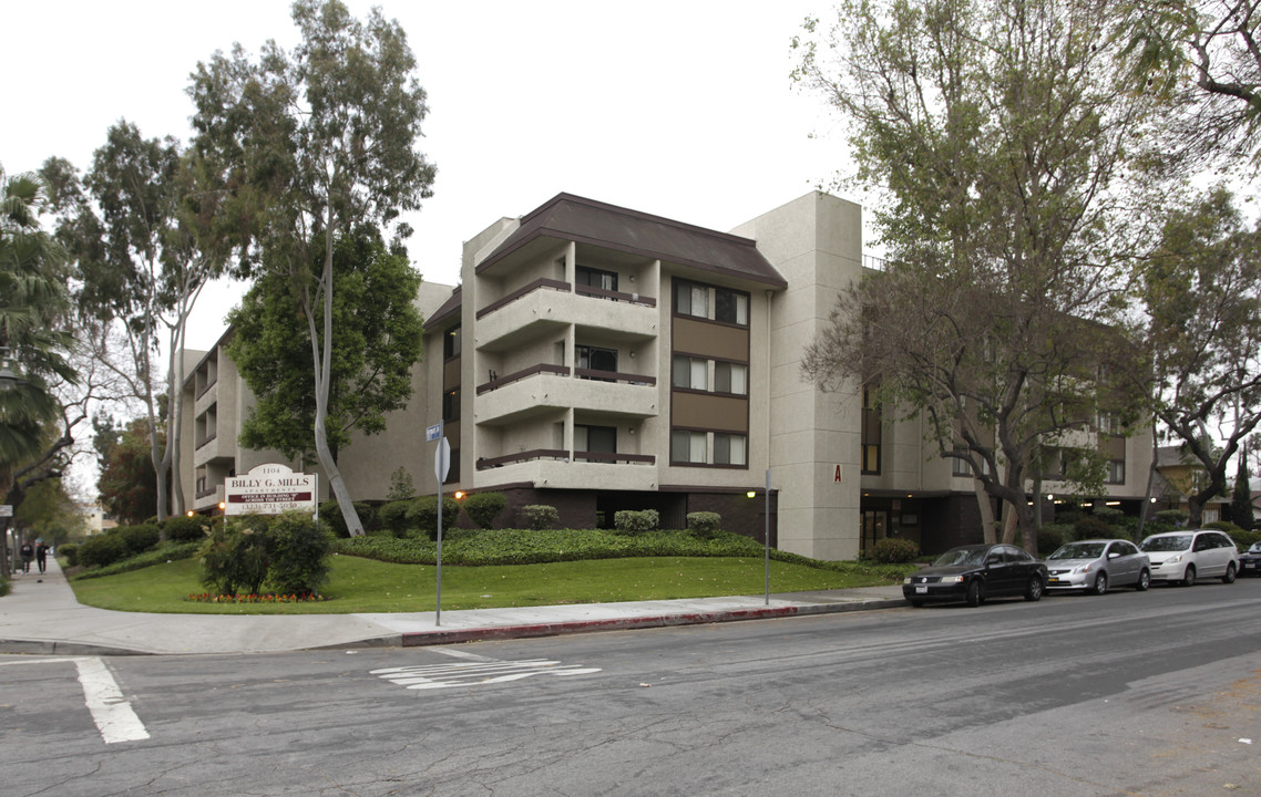 Billy G. Mills Manor in Los Angeles, CA - Building Photo