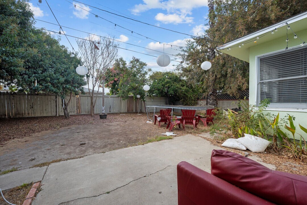 6233 Mary Ln Dr in San Diego, CA - Building Photo