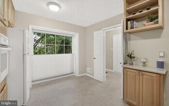 7504 Westlake Terrace in Bethesda, MD - Building Photo - Building Photo