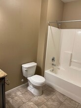 7438 S Louise Ave in Sioux Falls, SD - Building Photo - Building Photo