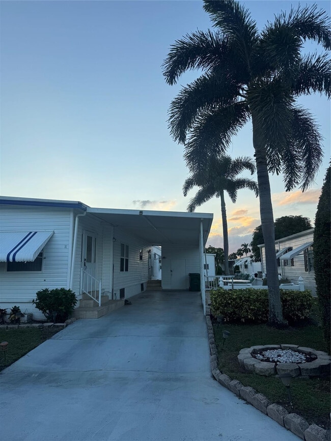 1921 SW 83rd Ave in Davie, FL - Building Photo - Building Photo